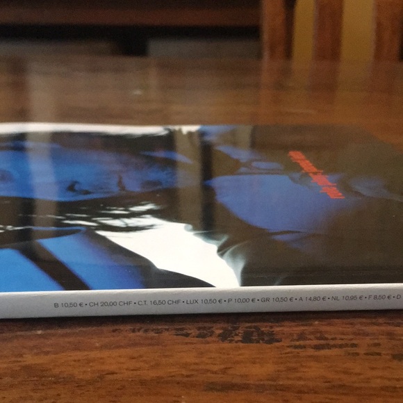 l’uomo vogue magazine December 2021 featuring Jared Leto - Picture 5 of 16